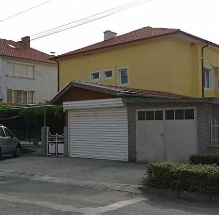 за гости росица Casa de hóspedes Ravda